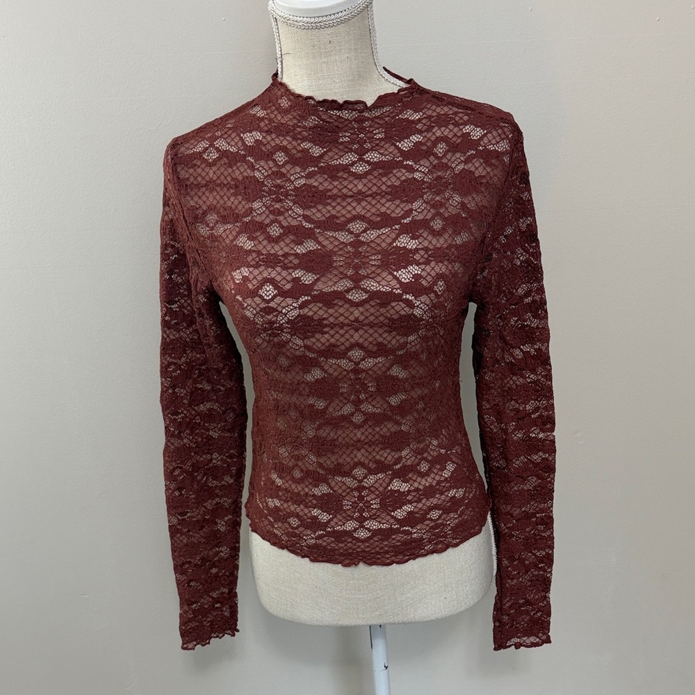 Forever 21 Burgundy Lace Long Sleeve‎ Top